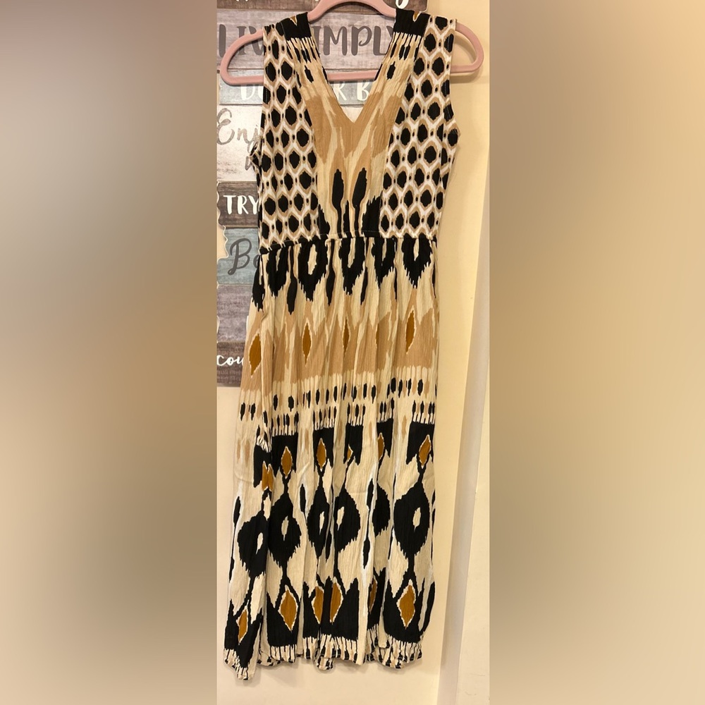 Chic Sleeveless Patterned Dress